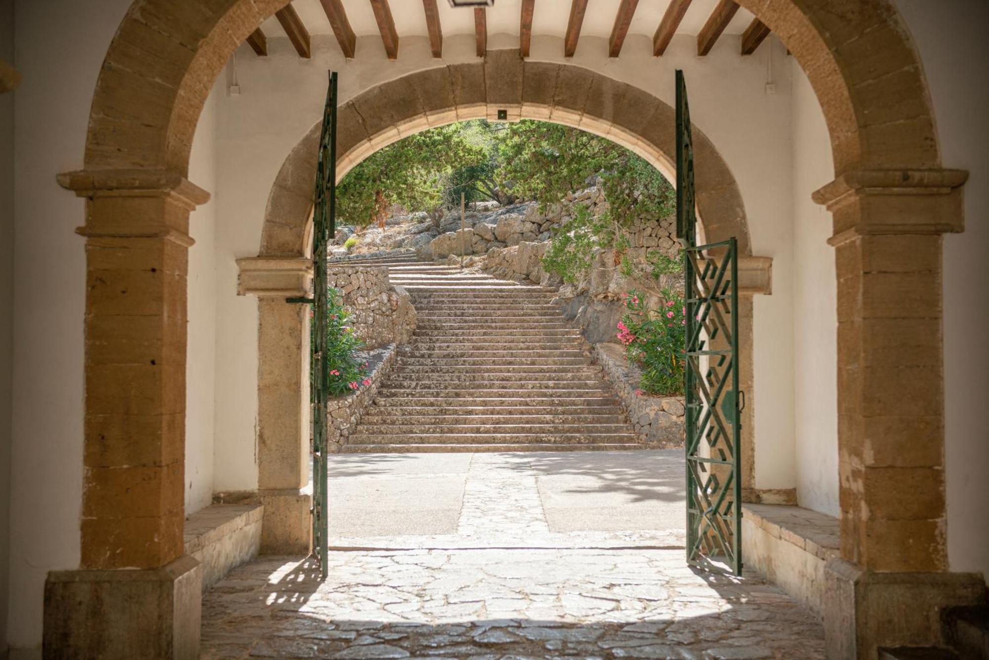 Santuari De Guest house Lluc