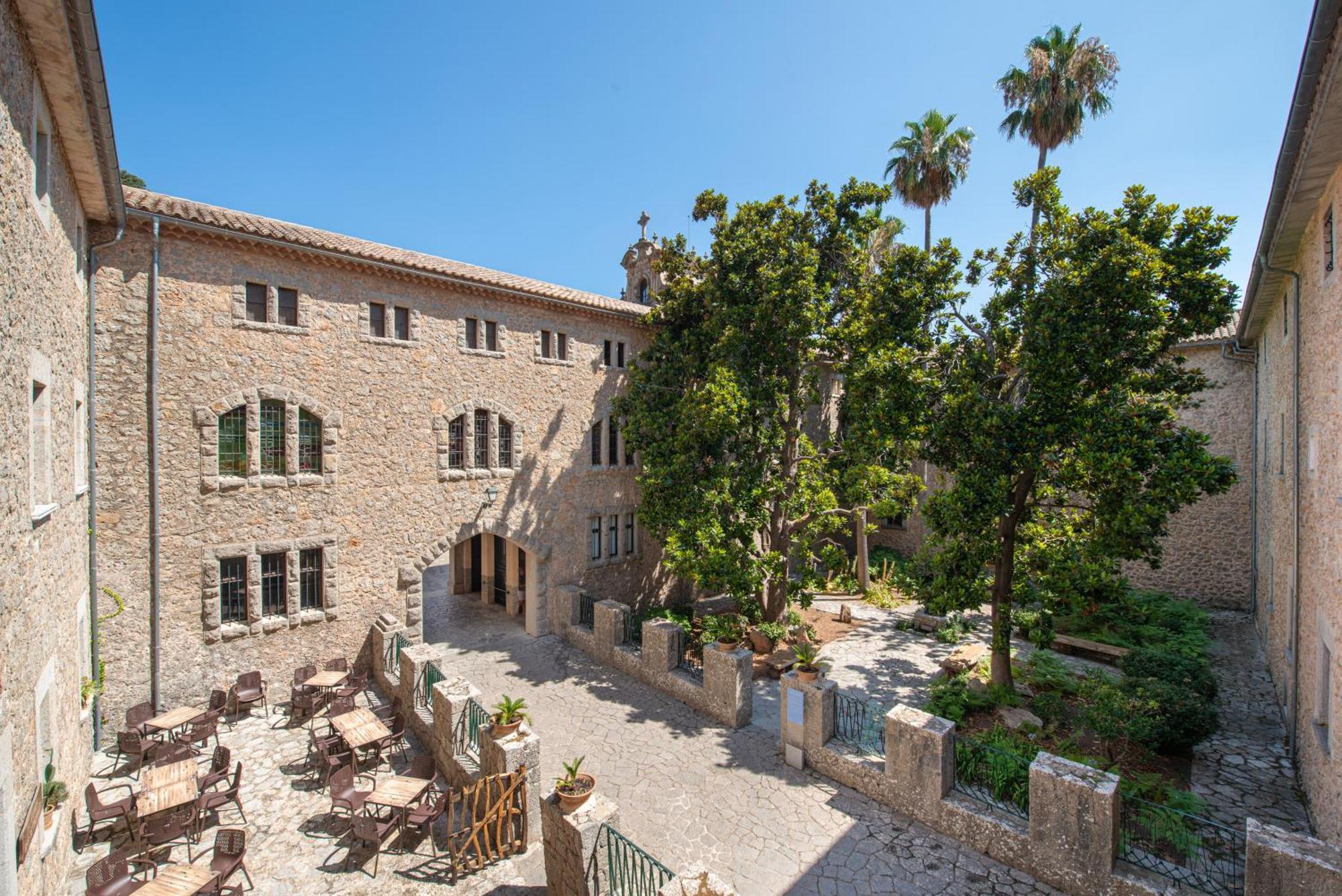 Santuari De Guest house
